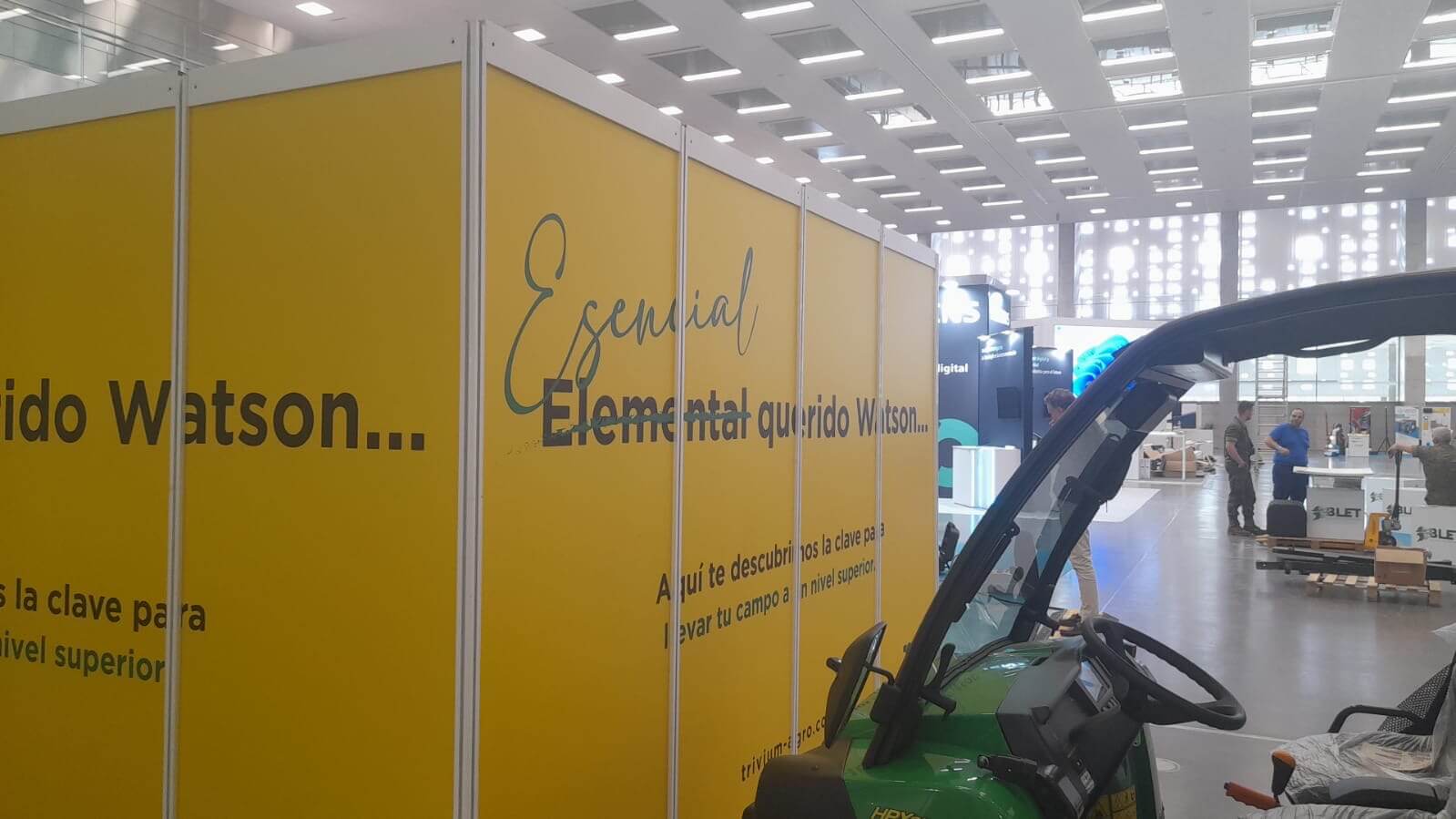 stand modular con branding de empresa